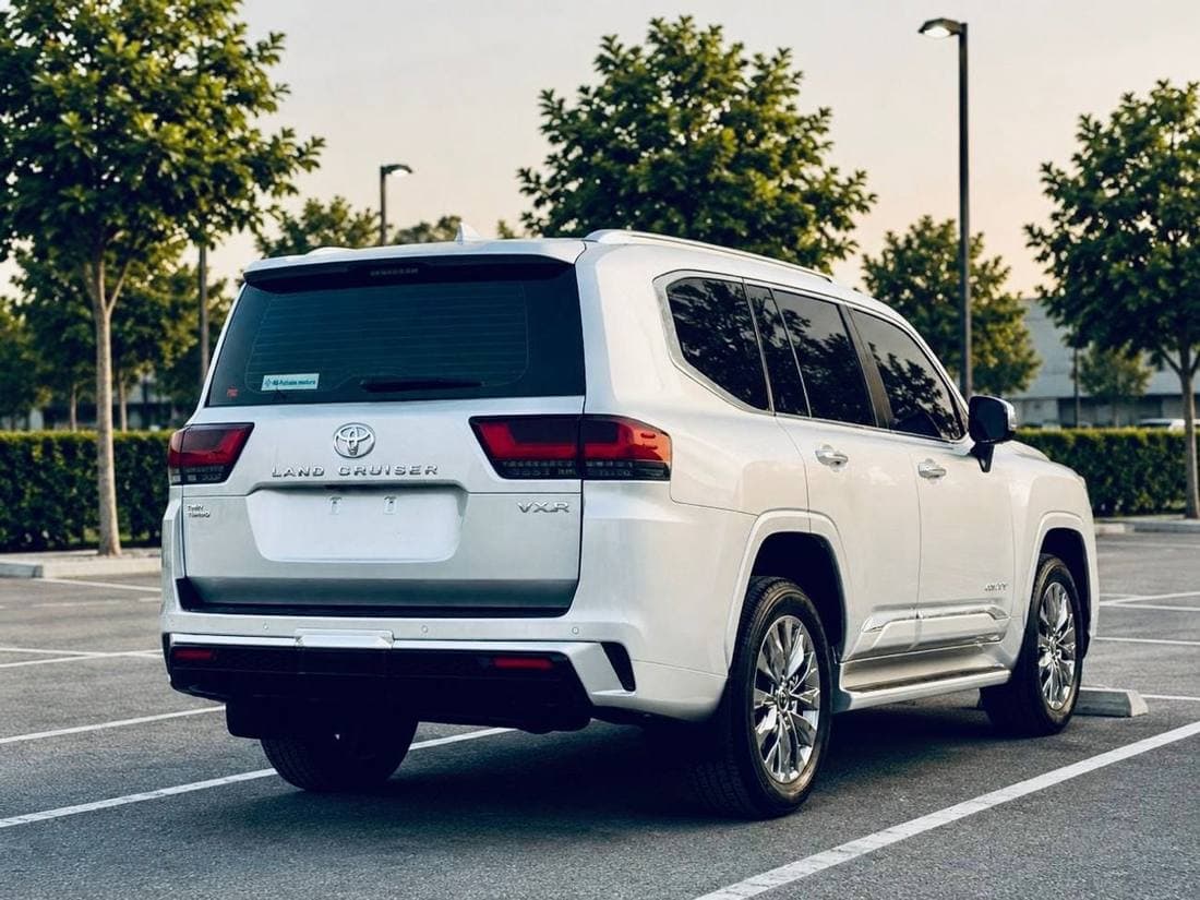 2024 Toyota Land Cruiser VXR thumbnail 4