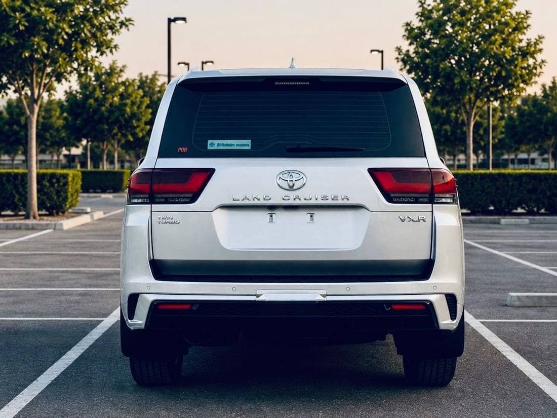 2024 Toyota Land Cruiser VXR thumbnail 6