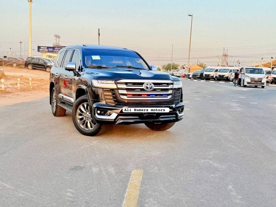 2018 Toyota Land Cruiser GXR thumbnail 3