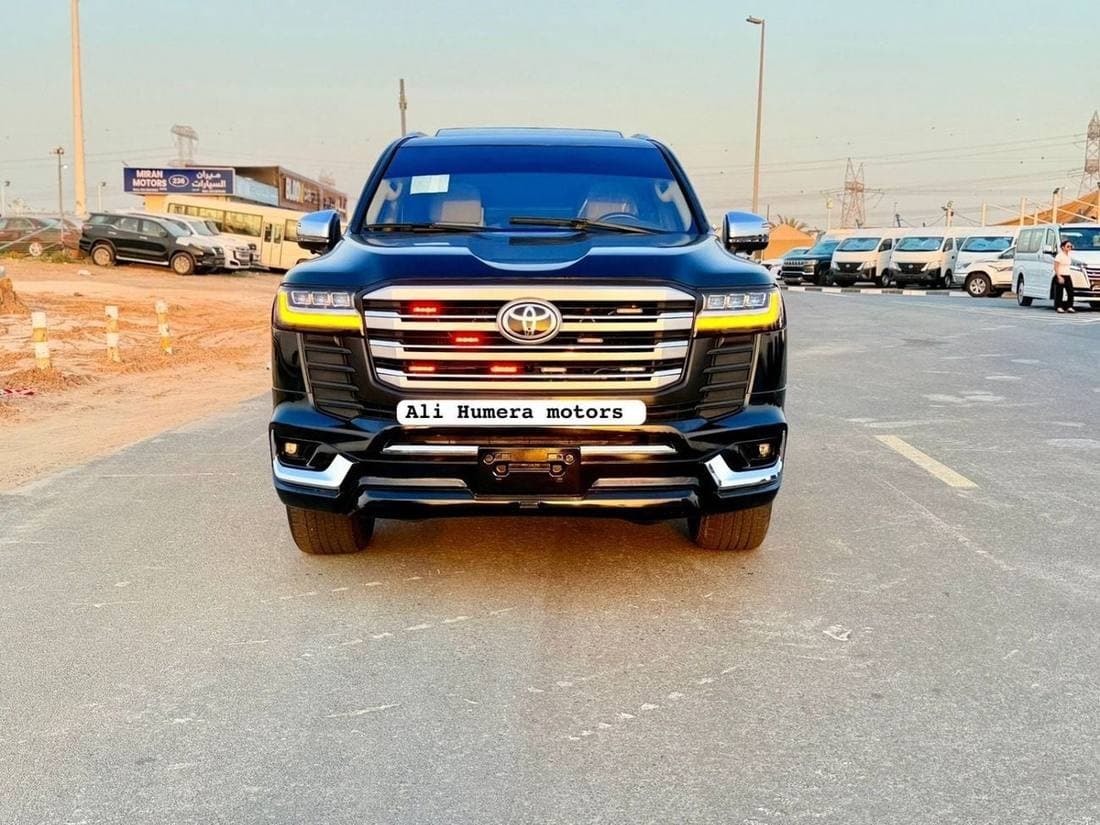 2018 Toyota Land Cruiser GXR thumbnail 2