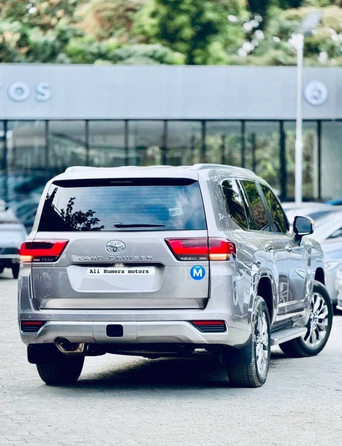 2022 Toyota Land Cruiser GXR thumbnail 5