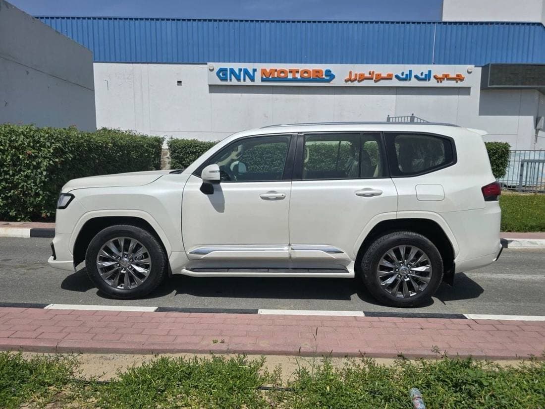 2024 Toyota Land Cruiser GXR thumbnail 3