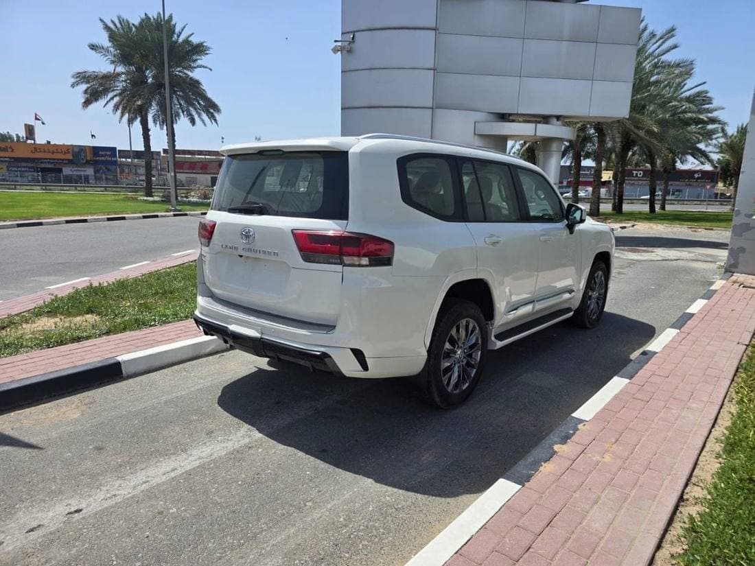 2024 Toyota Land Cruiser GXR thumbnail 4
