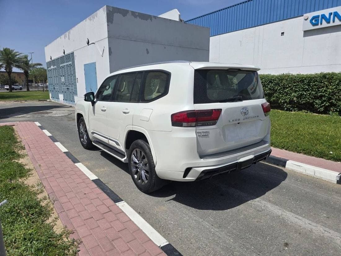 2024 Toyota Land Cruiser GXR thumbnail 7