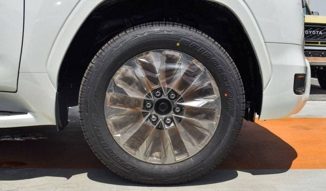 2026 Toyota Land Cruiser GXR thumbnail 7