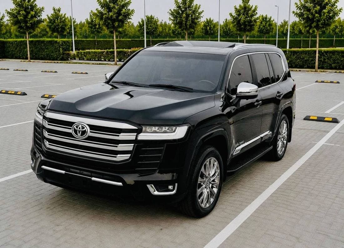 2017 Toyota Land Cruiser GXR thumbnail 2