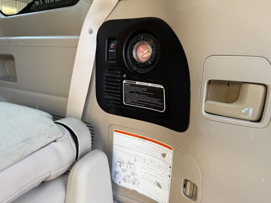2018 Toyota Land Cruiser GXR thumbnail 8