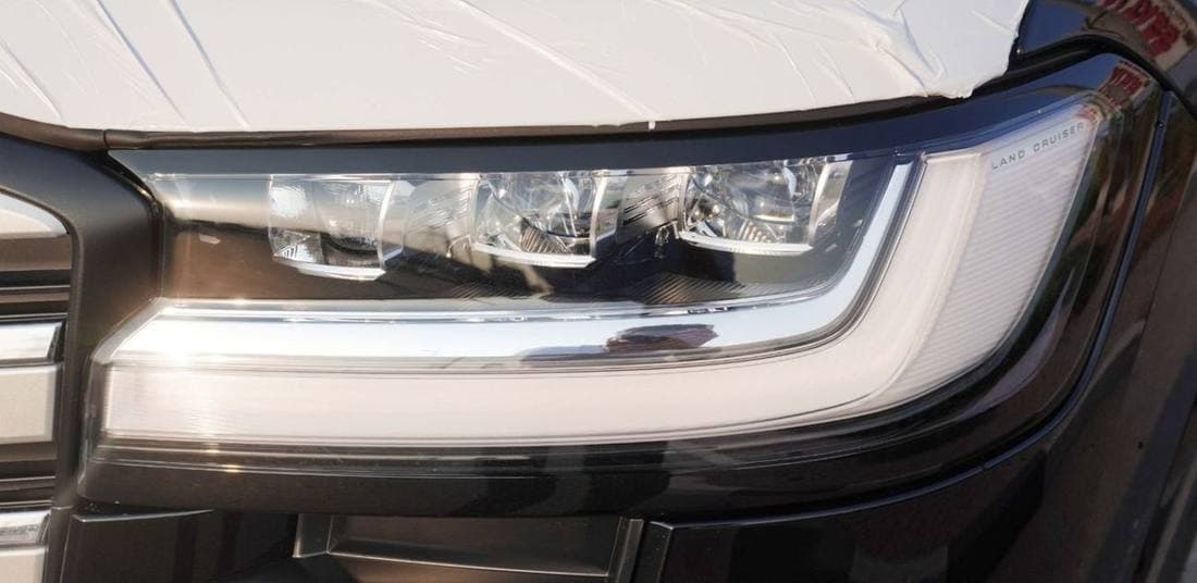 2025 Toyota Land Cruiser VXR thumbnail 5