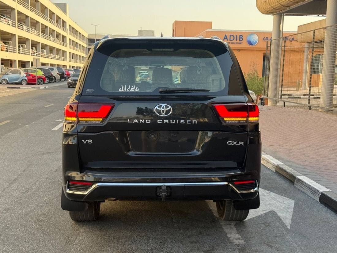 2018 Toyota Land Cruiser GXR thumbnail 6