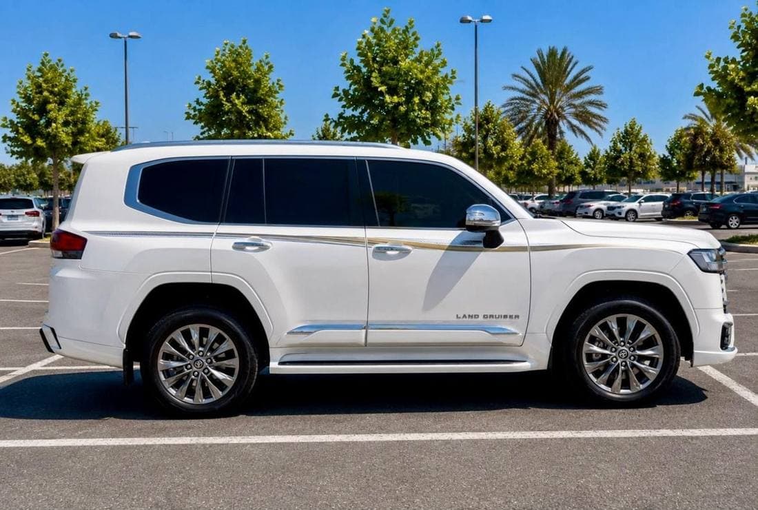 2022 Toyota Land Cruiser GXR thumbnail 3