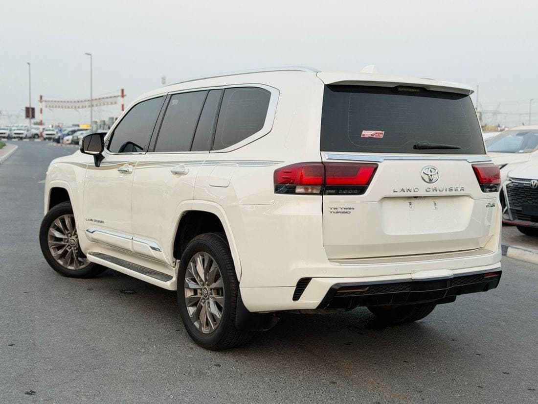 2022 Toyota Land Cruiser GXR thumbnail 3