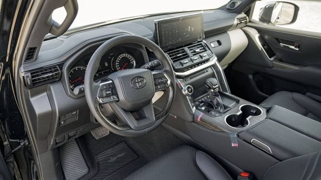 2025 Toyota Land Cruiser VXR thumbnail 5