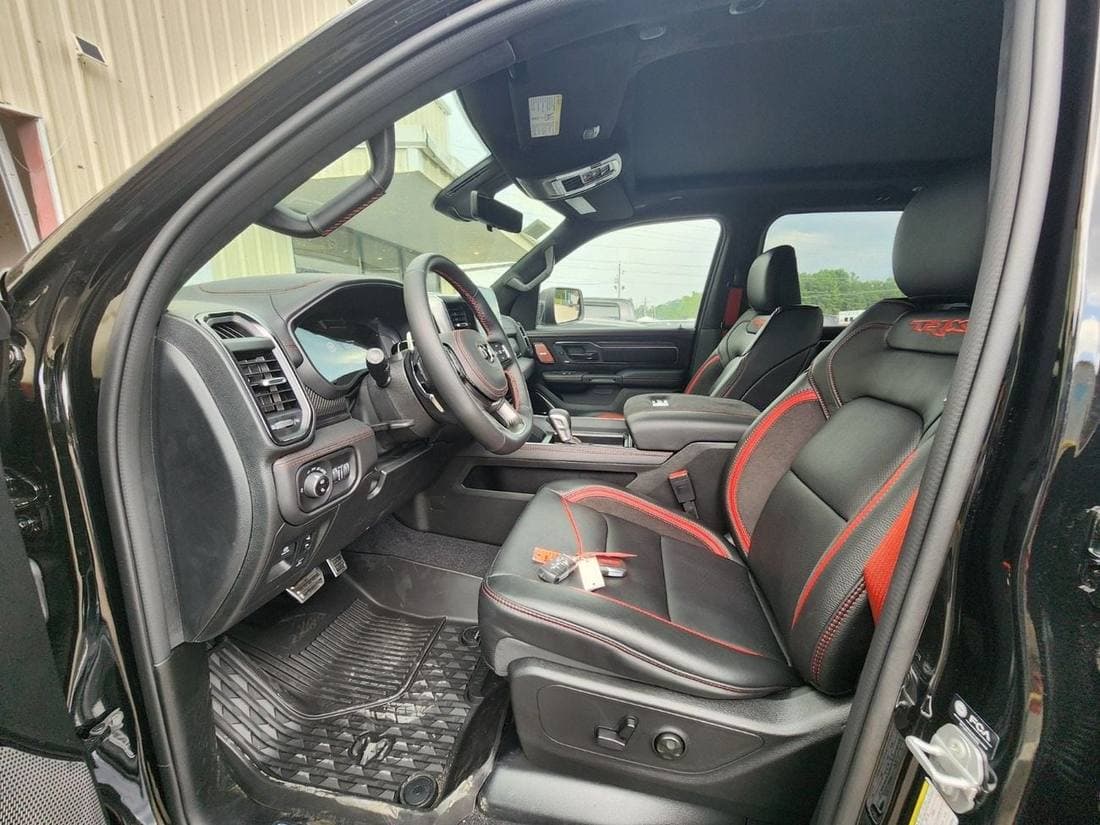 2027 RAM 1500 TRX SRT thumbnail 4