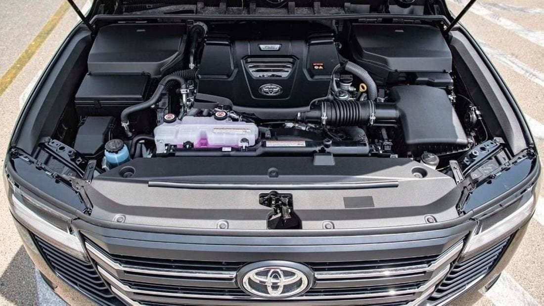 2025 Toyota Land Cruiser GXR thumbnail 8