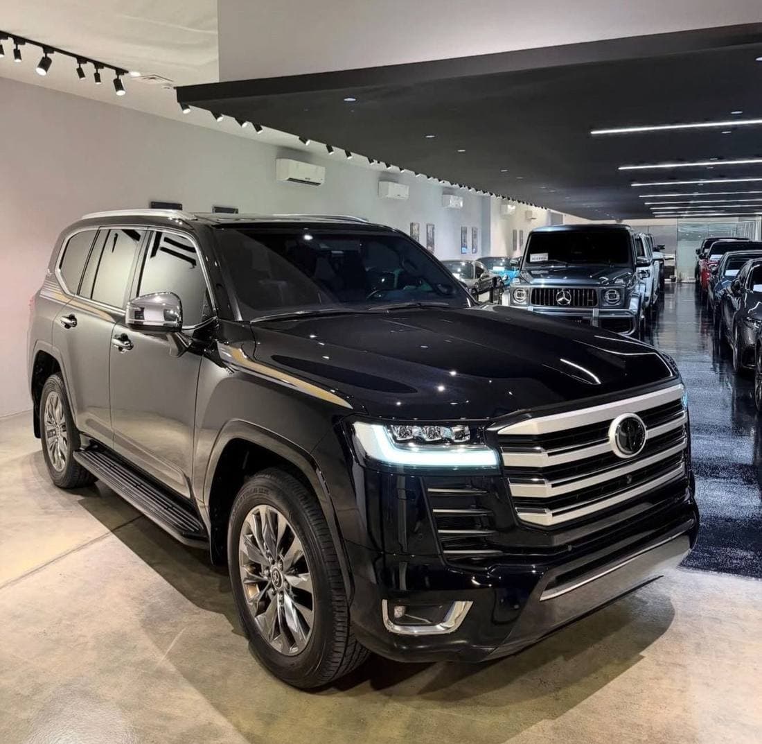 2022 Toyota Land Cruiser VXR thumbnail 3