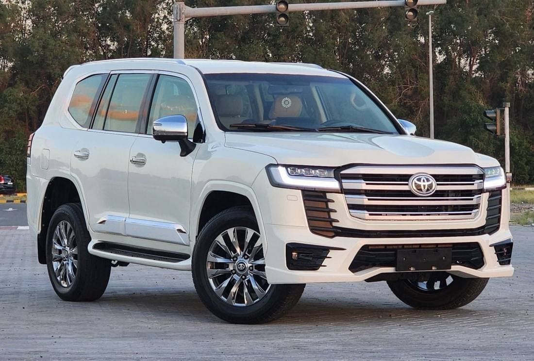 2018 Toyota Land Cruiser GXR thumbnail 2