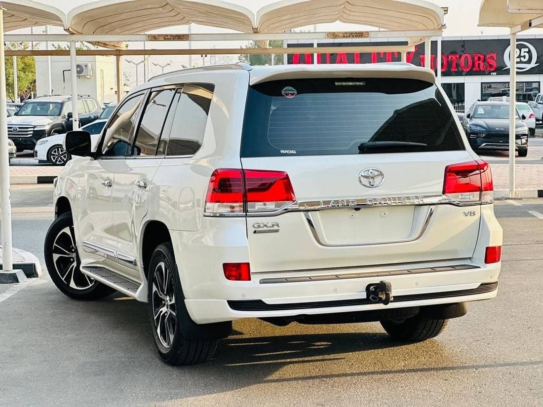 2019 Toyota Land Cruiser GXR thumbnail 3