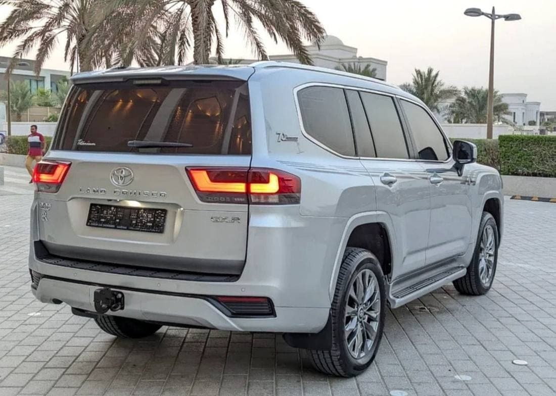 2022 Toyota Land Cruiser GXR thumbnail 3