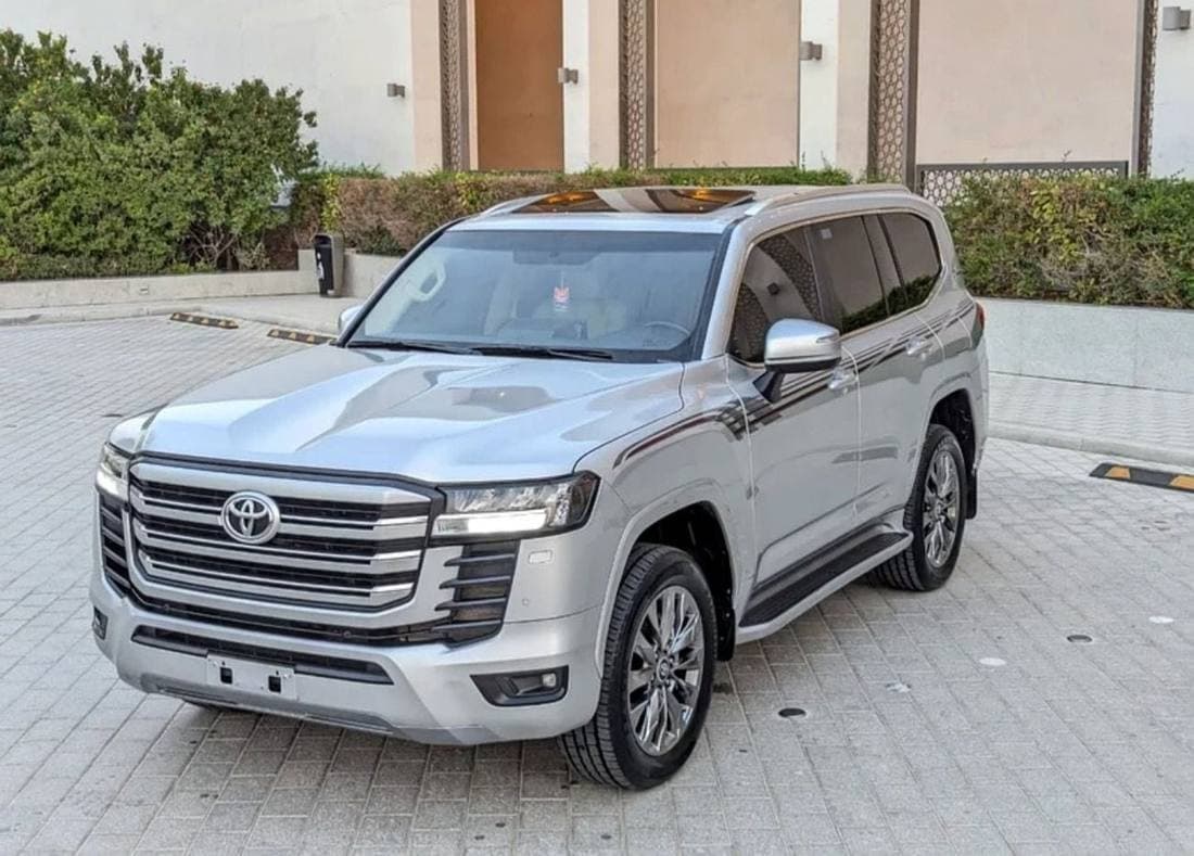 2022 Toyota Land Cruiser GXR thumbnail 2