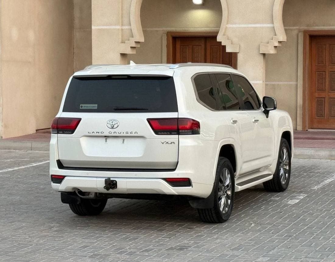 2022 Toyota Land Cruiser VXR thumbnail 6