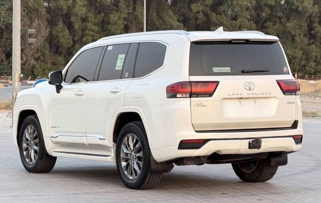 2022 Toyota Land Cruiser GXR thumbnail 3