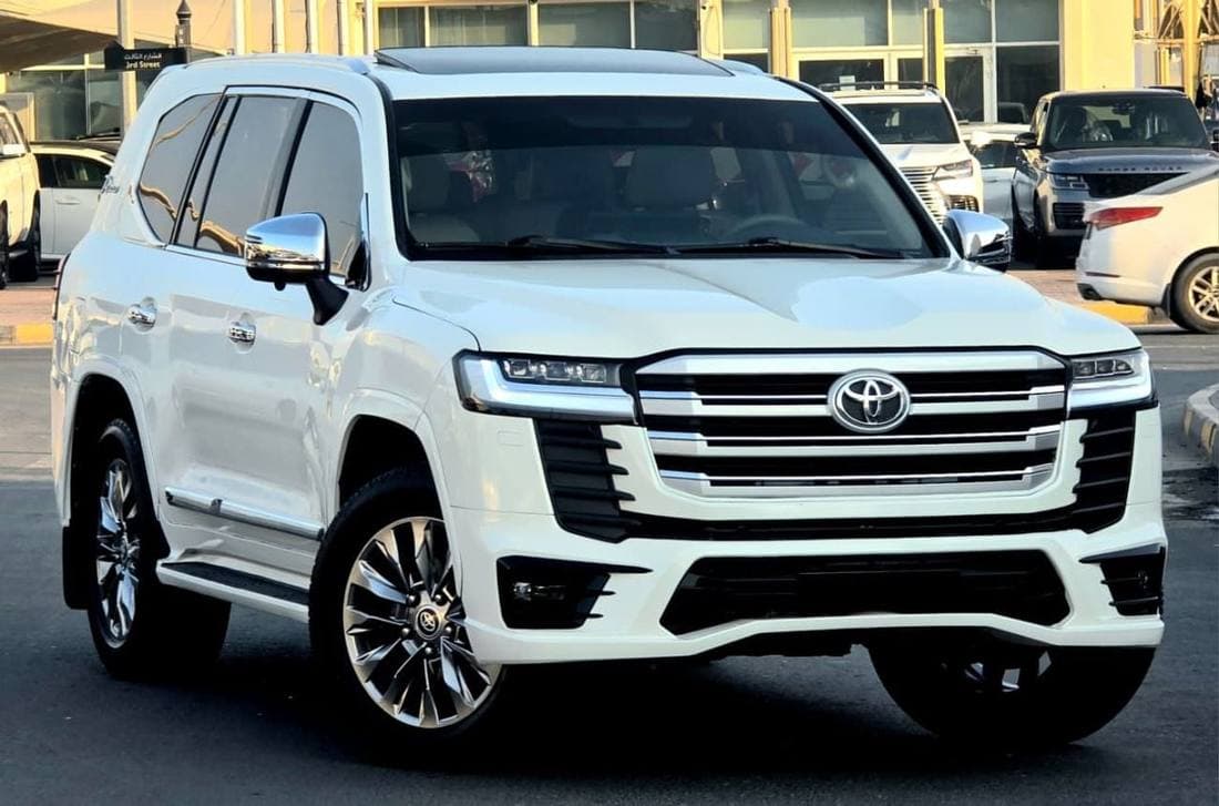 2017 Toyota Land Cruiser GXR thumbnail 2