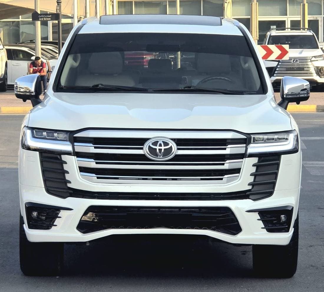 2017 Toyota Land Cruiser GXR thumbnail 5