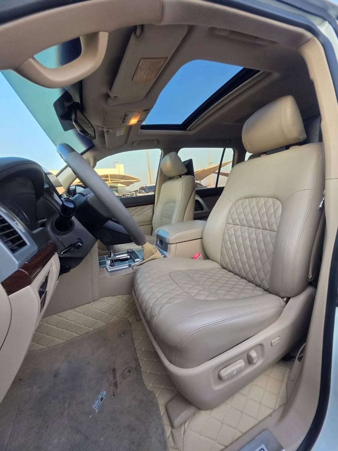 2017 Toyota Land Cruiser GXR thumbnail 7