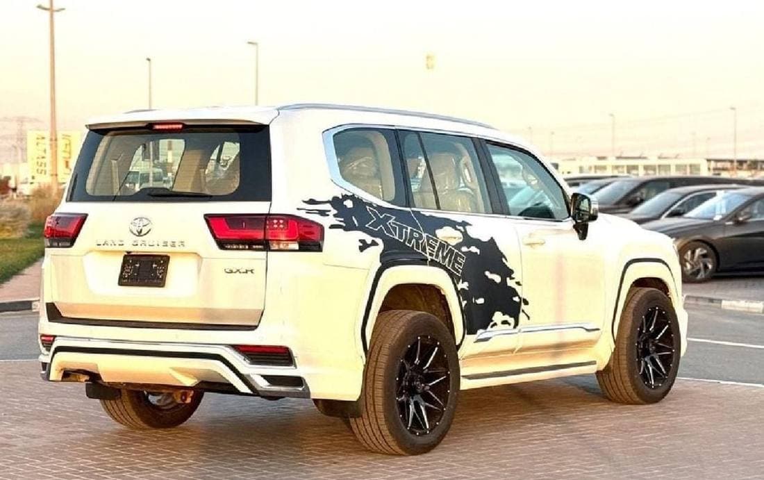 2022 Toyota Land Cruiser GXR thumbnail 4