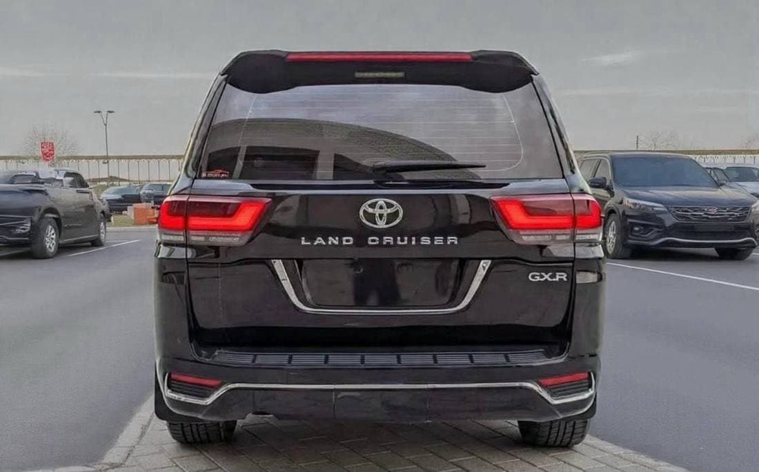 2018 Toyota Land Cruiser GXR thumbnail 4