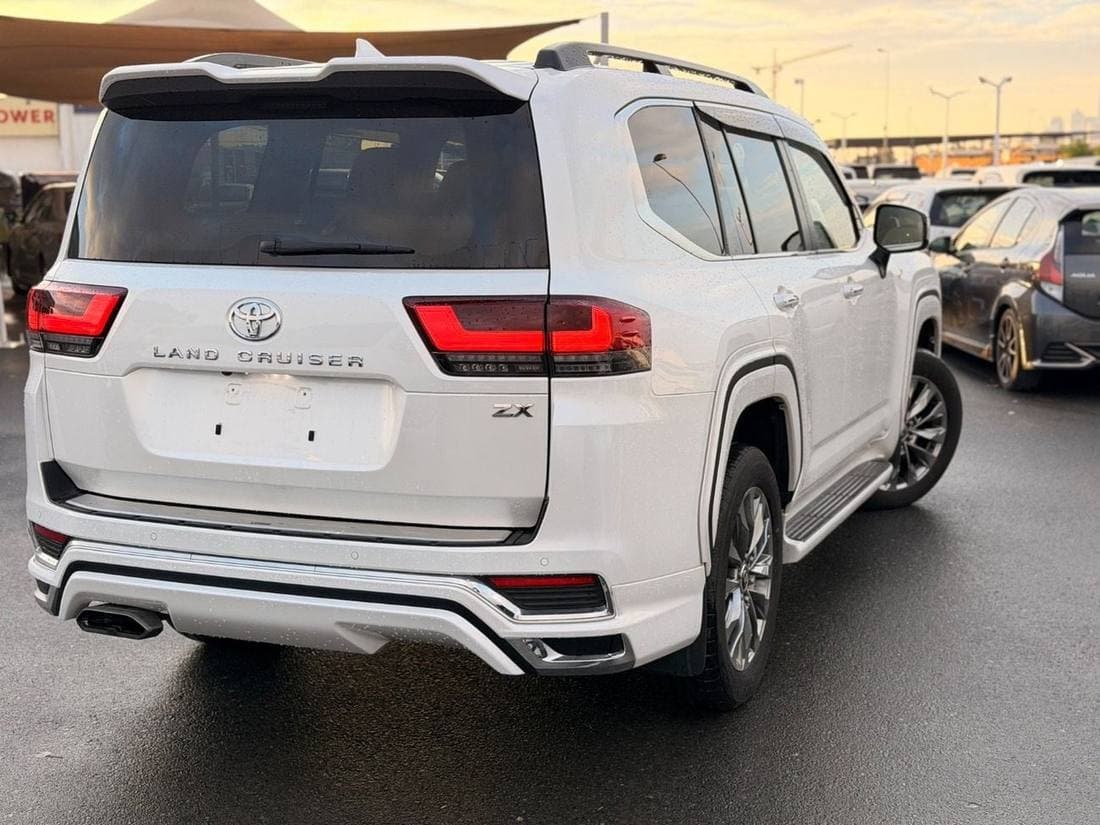 2023 Toyota Land Cruiser thumbnail 4