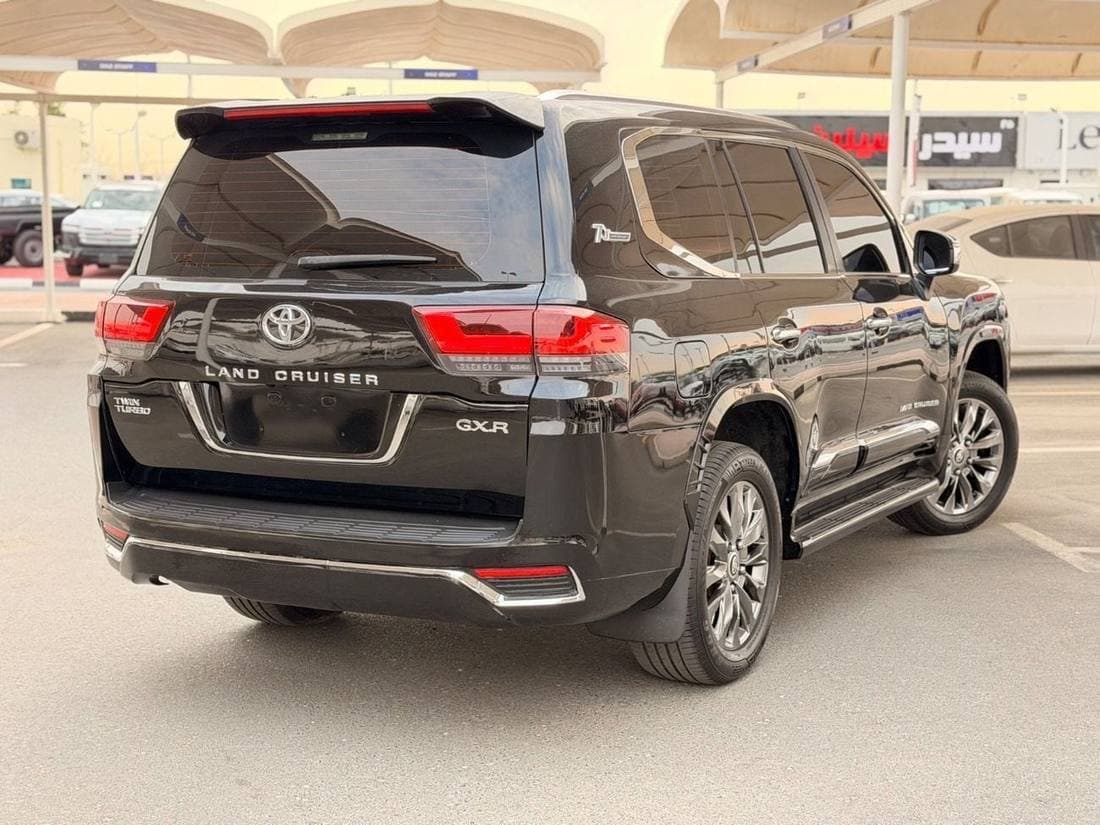 2019 Toyota Land Cruiser GXR thumbnail 4