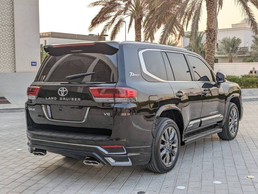 2015 Toyota Land Cruiser GXR thumbnail 7