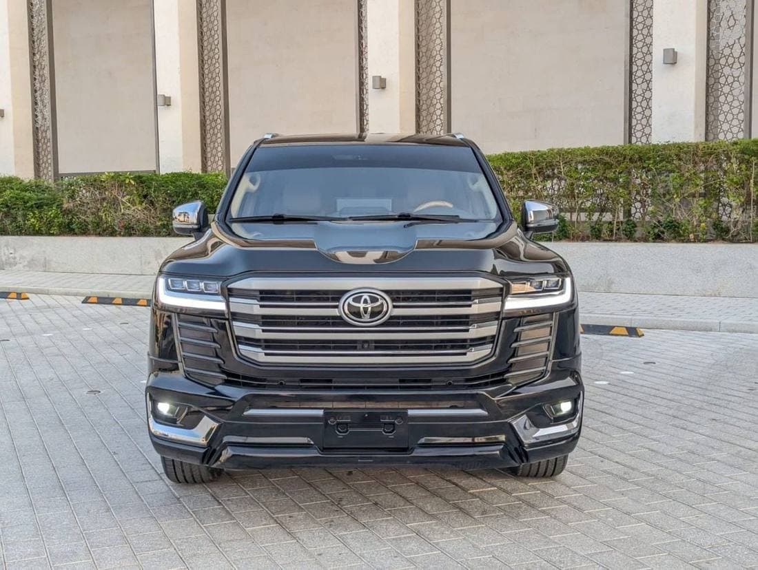 2015 Toyota Land Cruiser GXR thumbnail 3