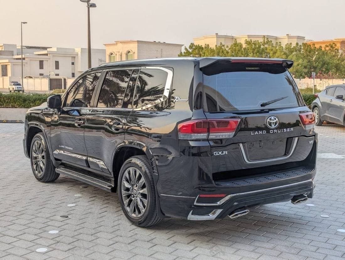 2015 Toyota Land Cruiser GXR thumbnail 4