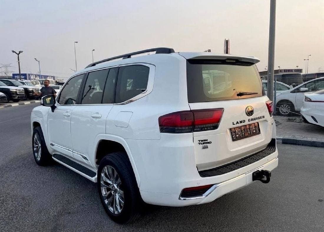 2022 Toyota Land Cruiser VXR thumbnail 5