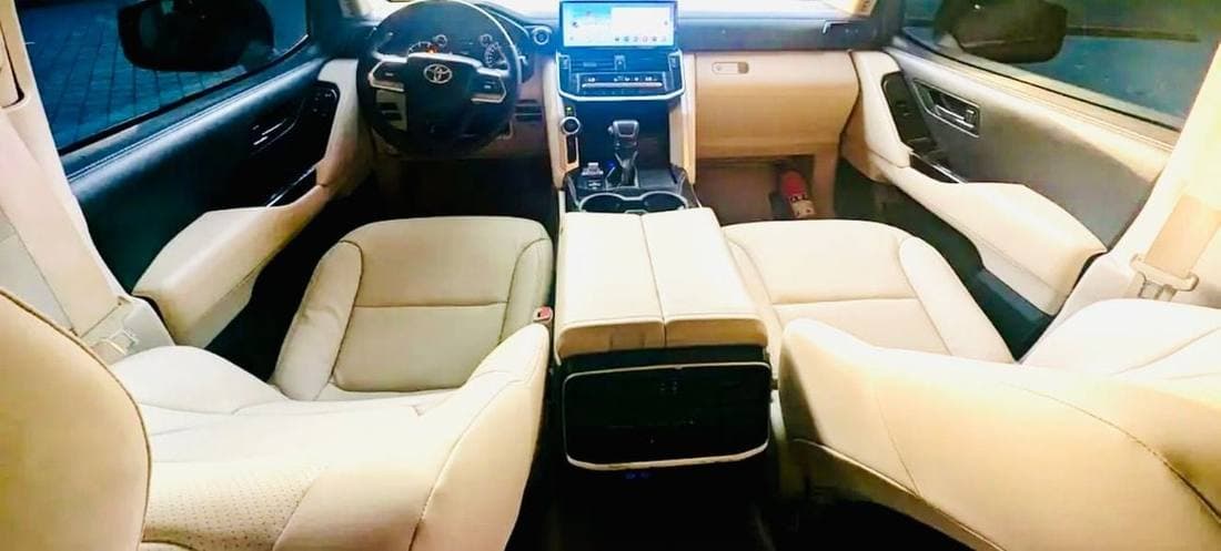 2022 Toyota Land Cruiser GXR thumbnail 6