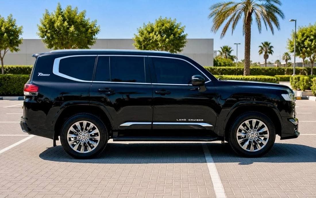 2022 Toyota Land Cruiser GXR thumbnail 4