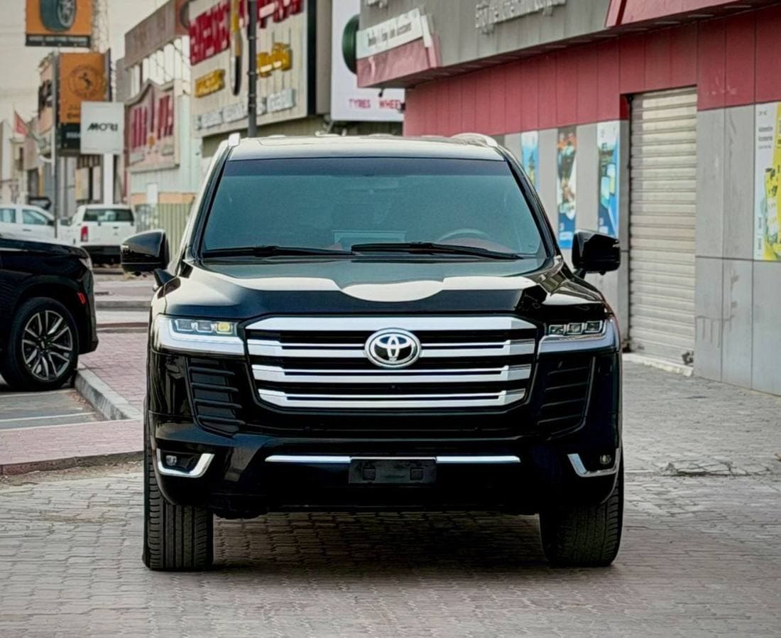 2018 Toyota Land Cruiser GXR thumbnail 7