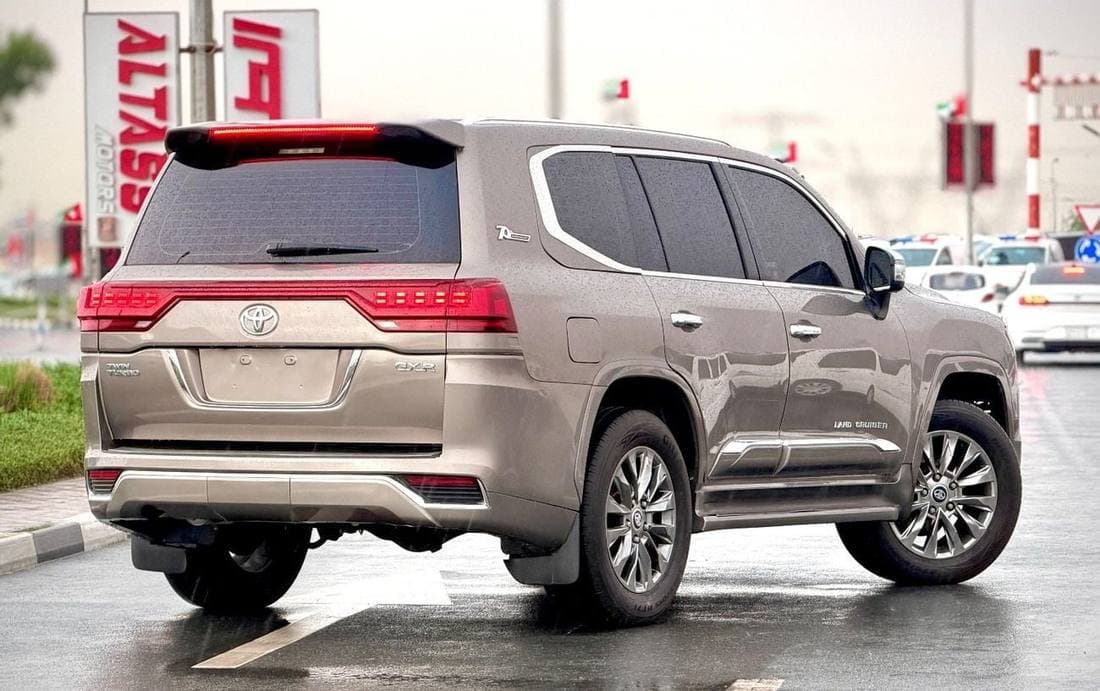 2019 Toyota Land Cruiser GXR thumbnail 4