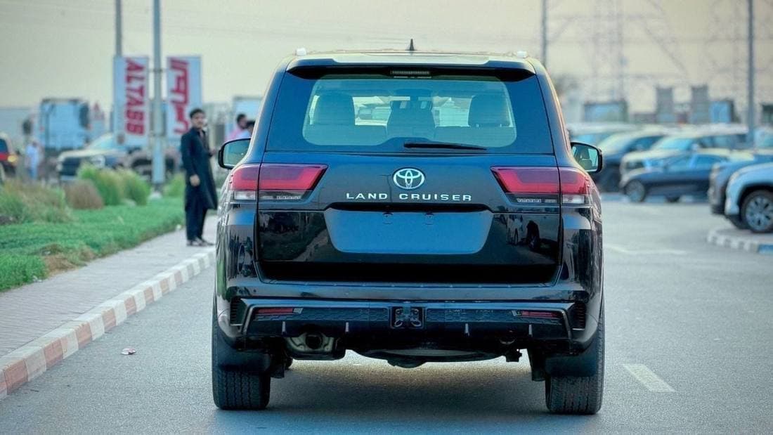 2022 Toyota Land Cruiser GXR thumbnail 5