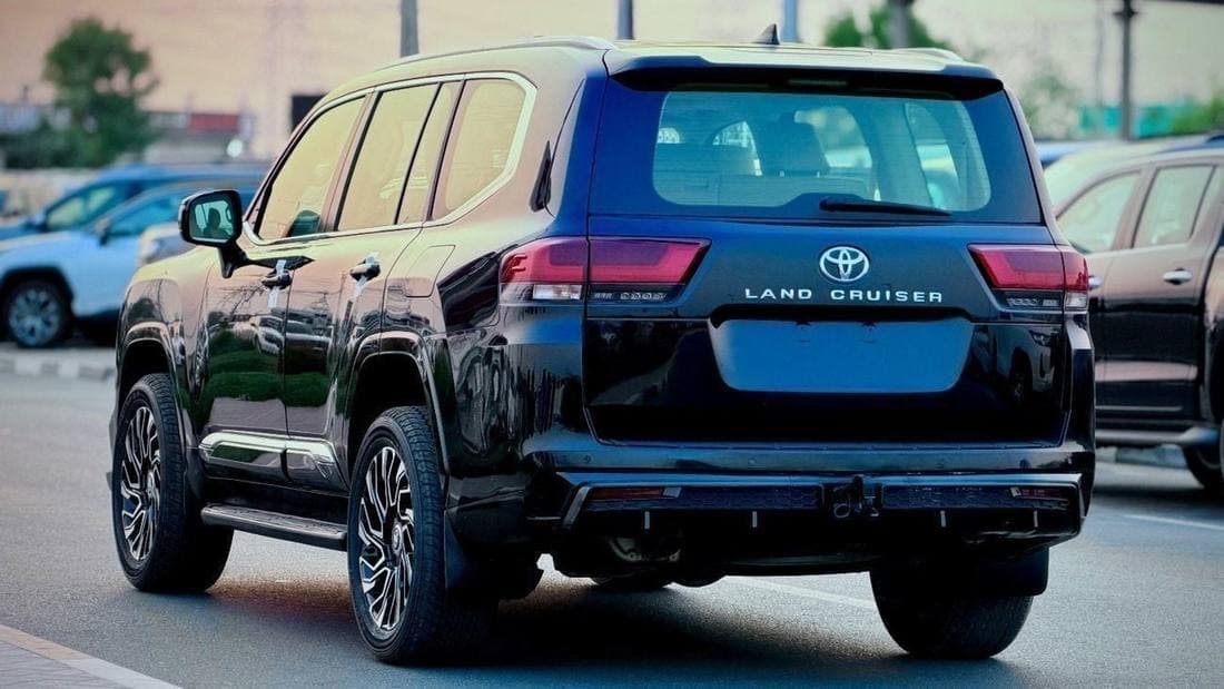 2022 Toyota Land Cruiser GXR thumbnail 4