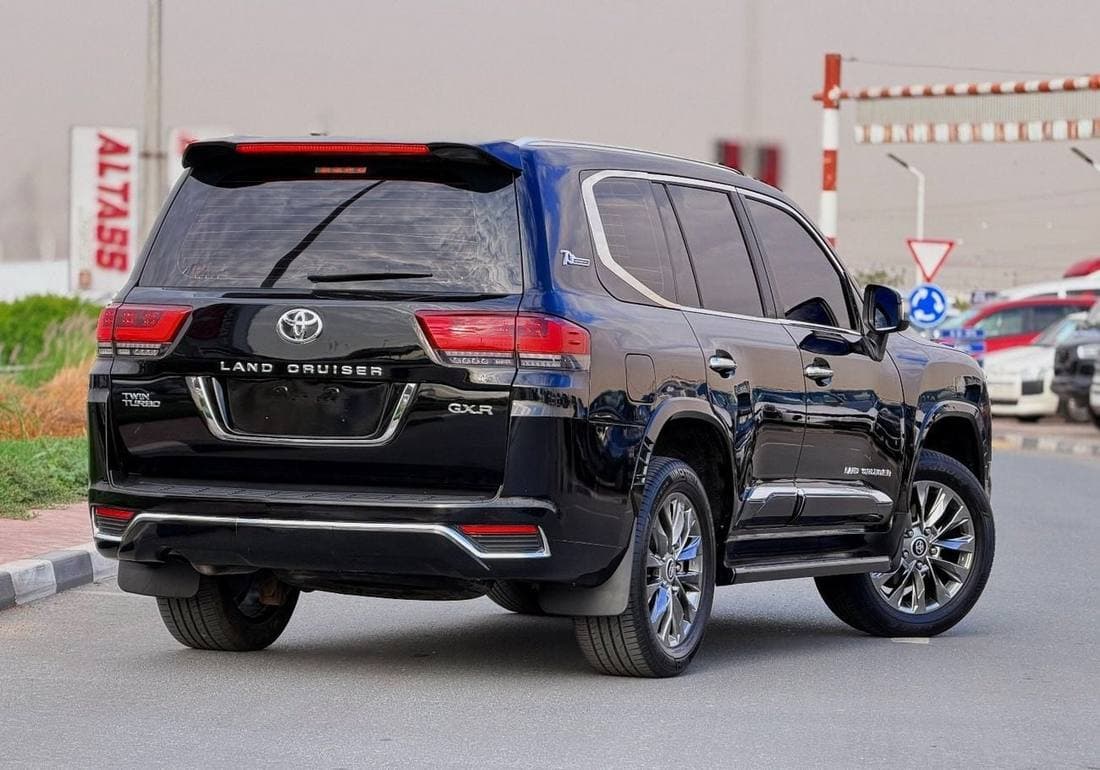 2020 Toyota Land Cruiser GXR thumbnail 4