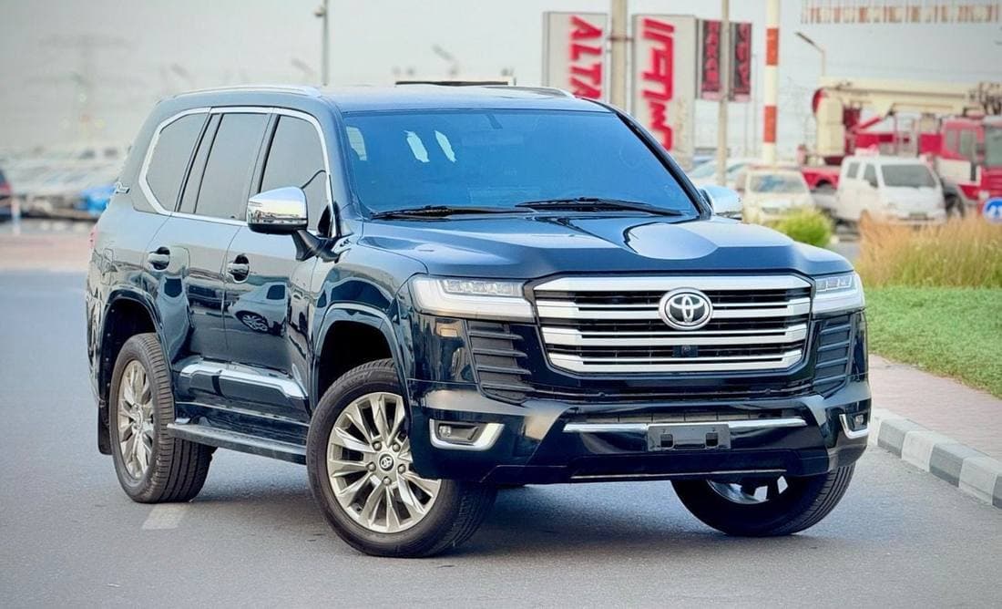 2017 Toyota Land Cruiser GXR thumbnail 2
