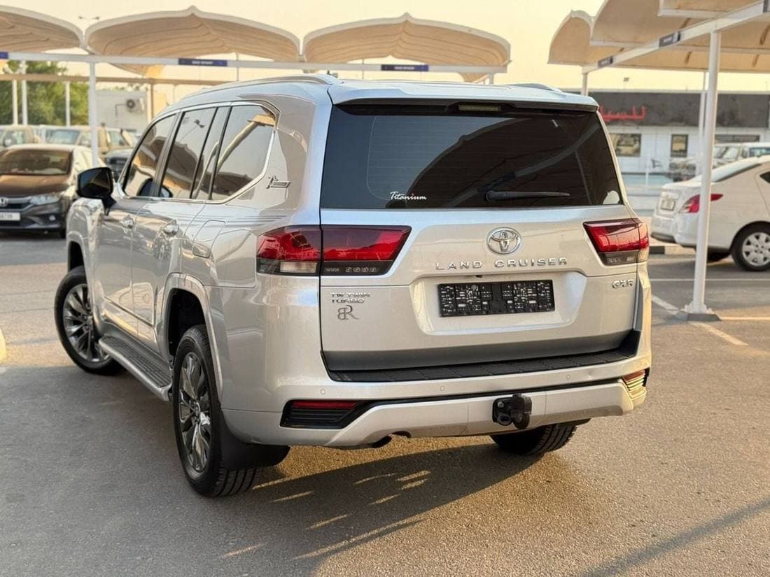 2022 Toyota Land Cruiser GXR thumbnail 3