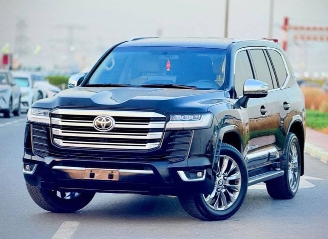 2015 Toyota Land Cruiser thumbnail 2