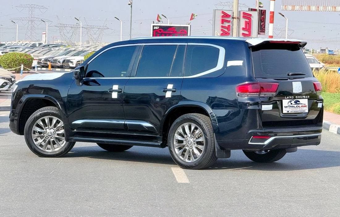 2019 Toyota Land Cruiser GXR thumbnail 3