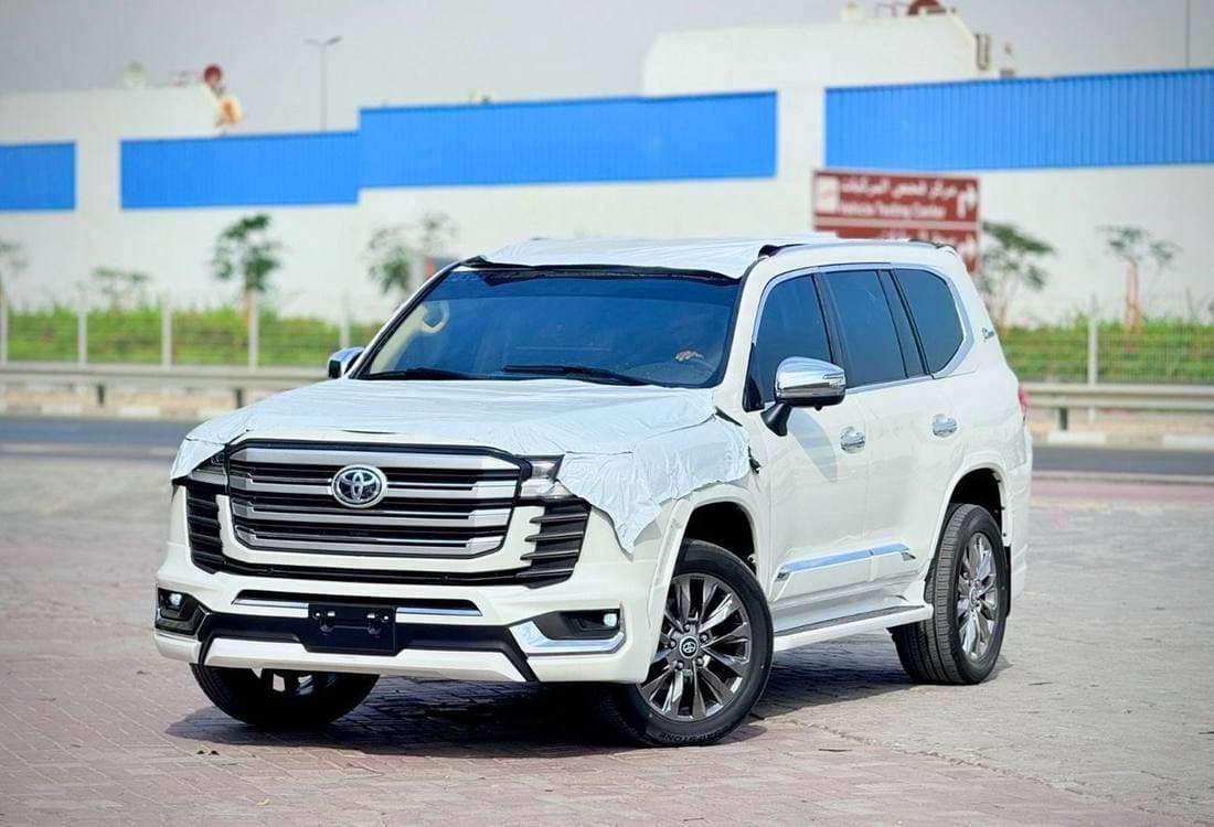 2016 Toyota Land Cruiser GXR thumbnail 2