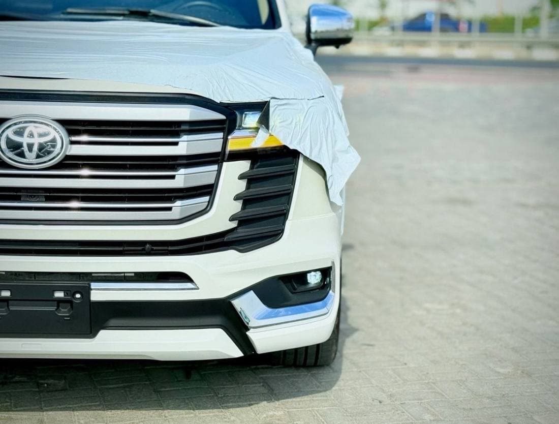2016 Toyota Land Cruiser GXR thumbnail 8