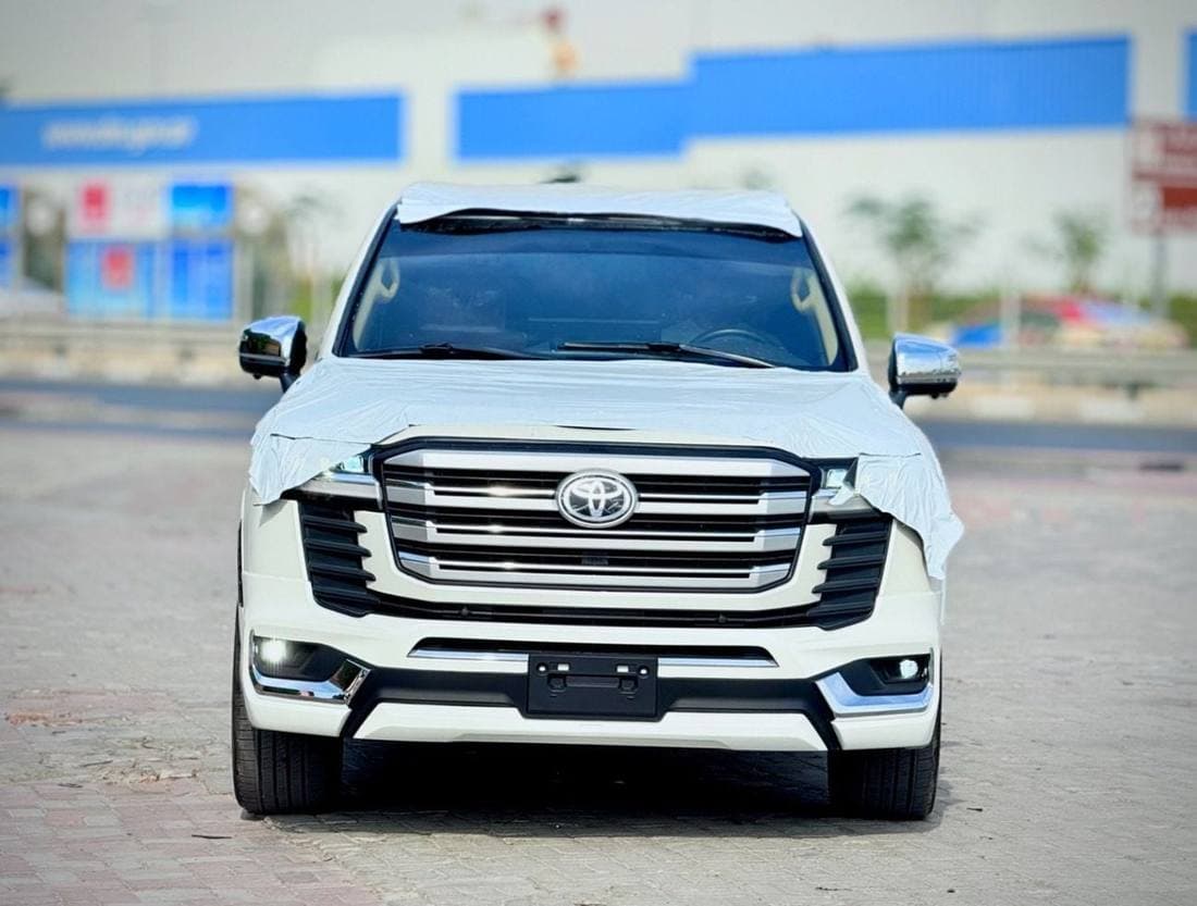 2016 Toyota Land Cruiser GXR thumbnail 3